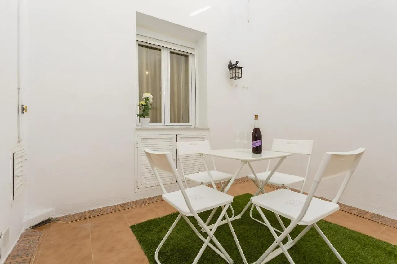Apartment Apartamento Con Patio En Cadiz Centro