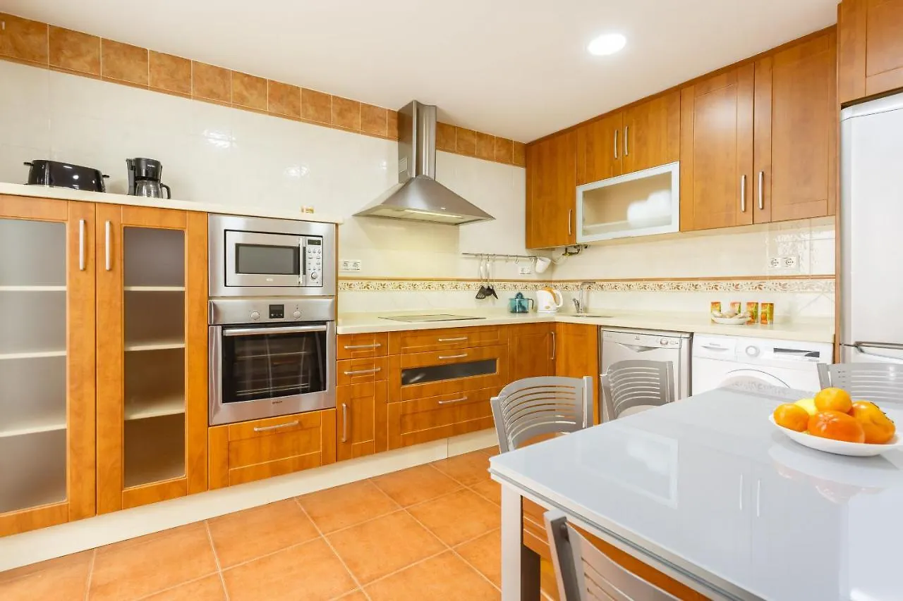 Apartamento Con Patio En Cadiz Centro