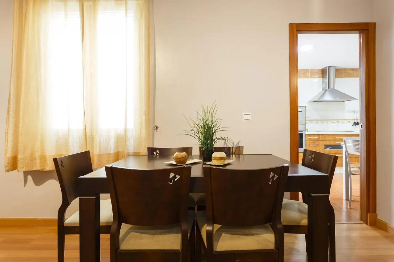Apartamento Con Patio En Cadiz Centro